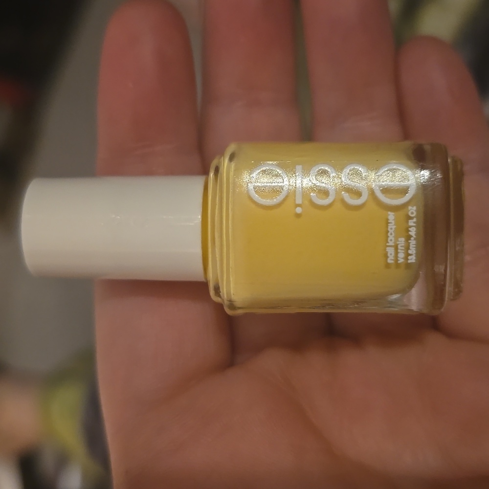 Essie nail polish "meditation haven" - Picture 2 of 5